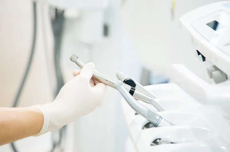 治療から予防へ。生涯、自分の歯で食べ続けるための予防歯科